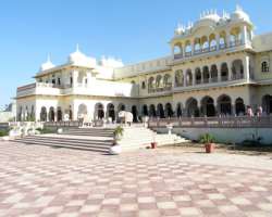 There are many nearby tourist attractions to the park such as the government museum, Bharatpur palace, Lohgarh fort, Deeg palace, and more There are many nearby tourist attractions to the park such as the government museum, Bharatpur palace, Lohgarh fort, Deeg palace, and more.